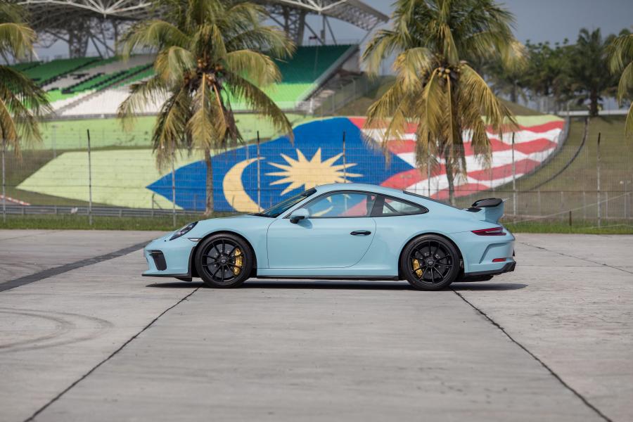  Porsche 911 GT3 (991) 2018 года  (MY) (фото 3 из 21)